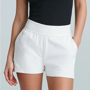 COMMANDO Faux Leather Relaxed Slip In Shorts In White